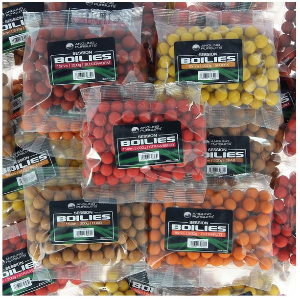 1 PACKET OF STRAWBERRY BOILIES FROM ANGLING PURSUITS 200gr PACK 15mm BOLLIES 